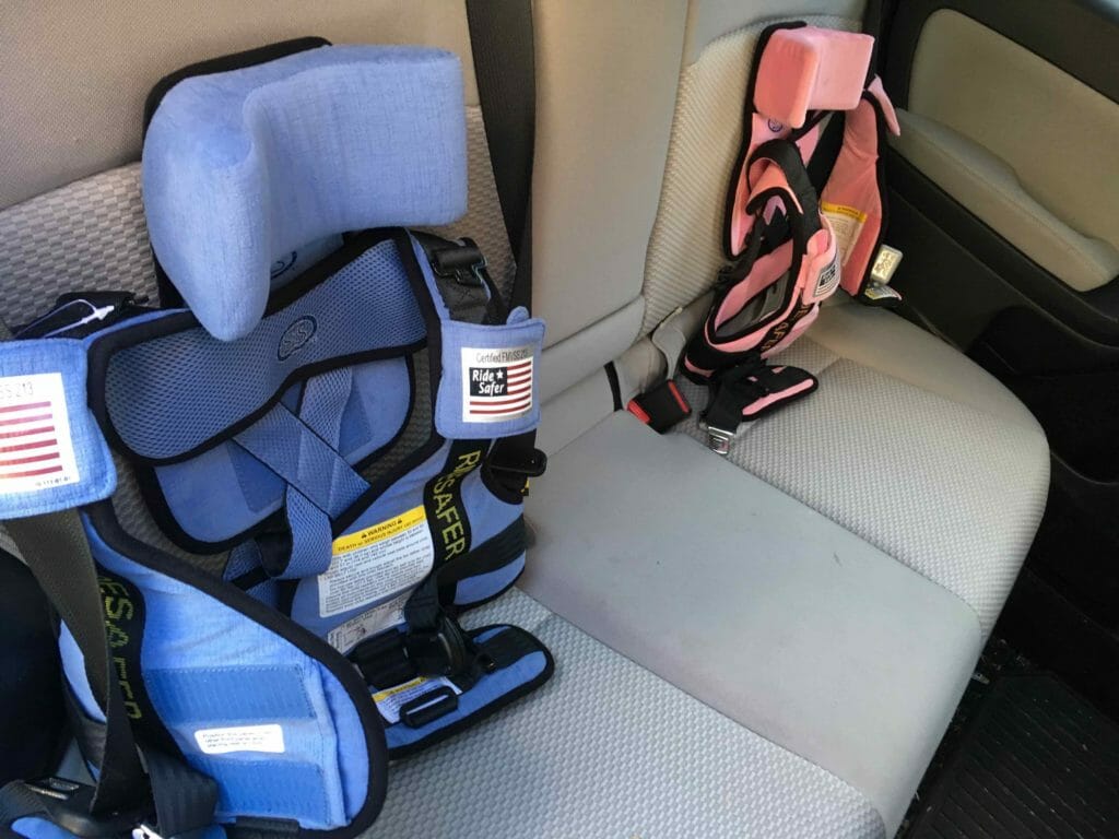 ridesafer-vests-in-daddys-backseat