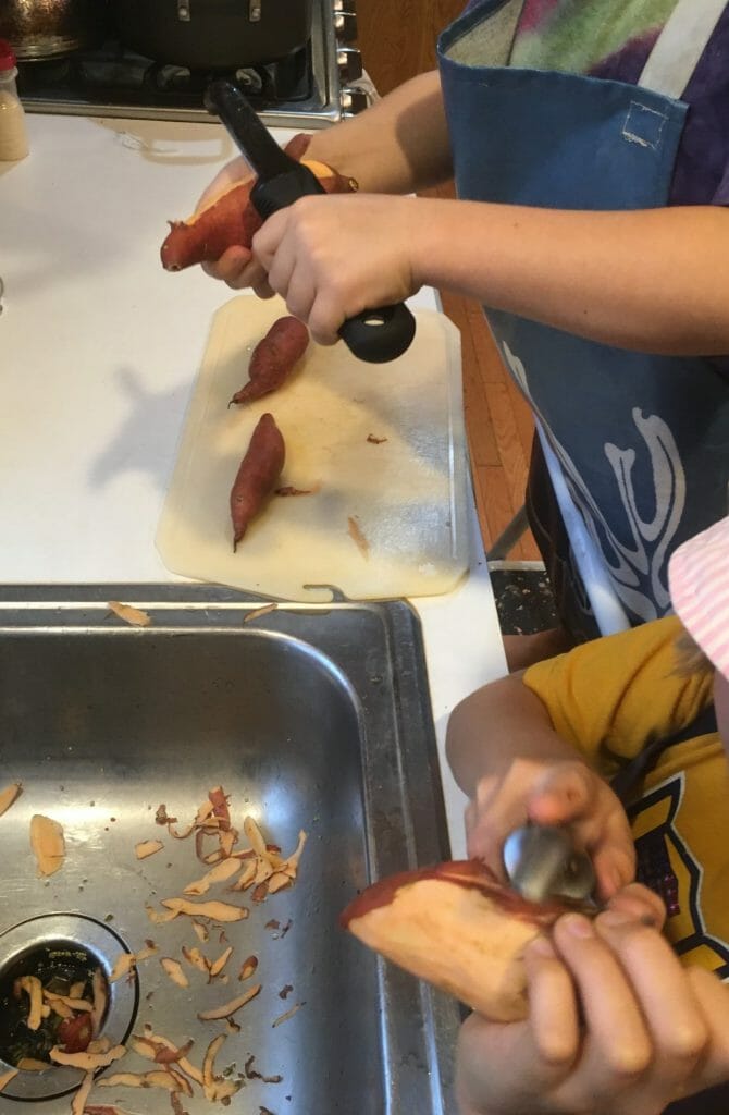 Does your child help around the house? No matter what their age, there are things you can do to raise willing and capable helpers, as these 21 hacks demonstrate.