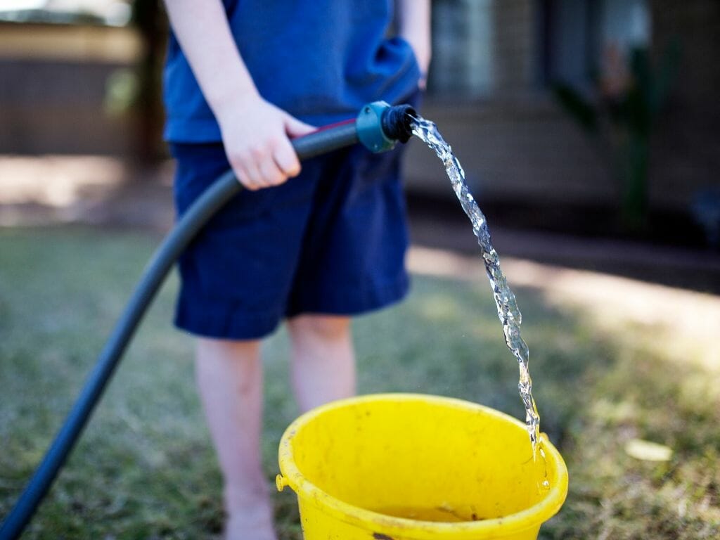 bucket-filling-mom-hacks-for-self-care-super-mom-hacks